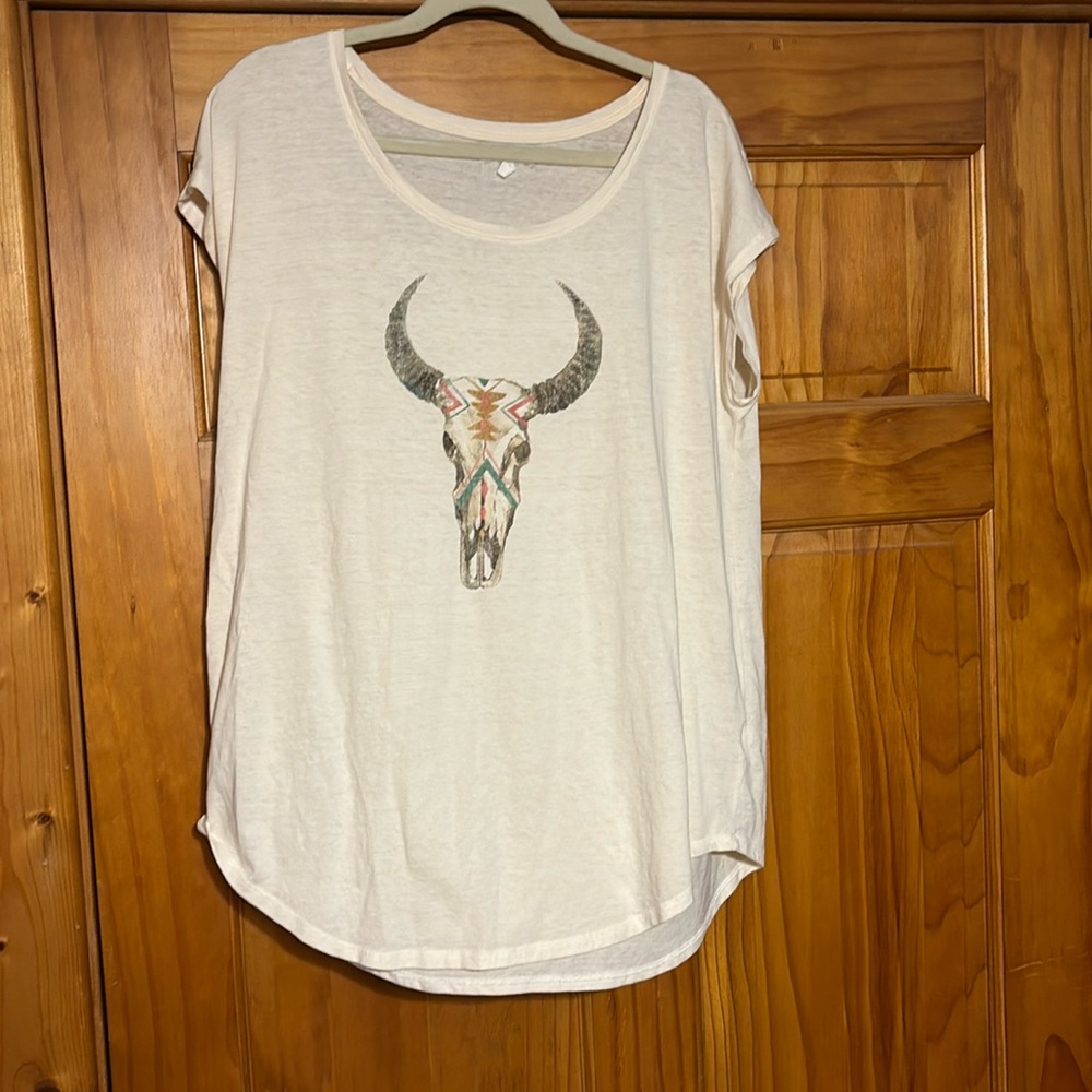 Maurice’s shirt size XL